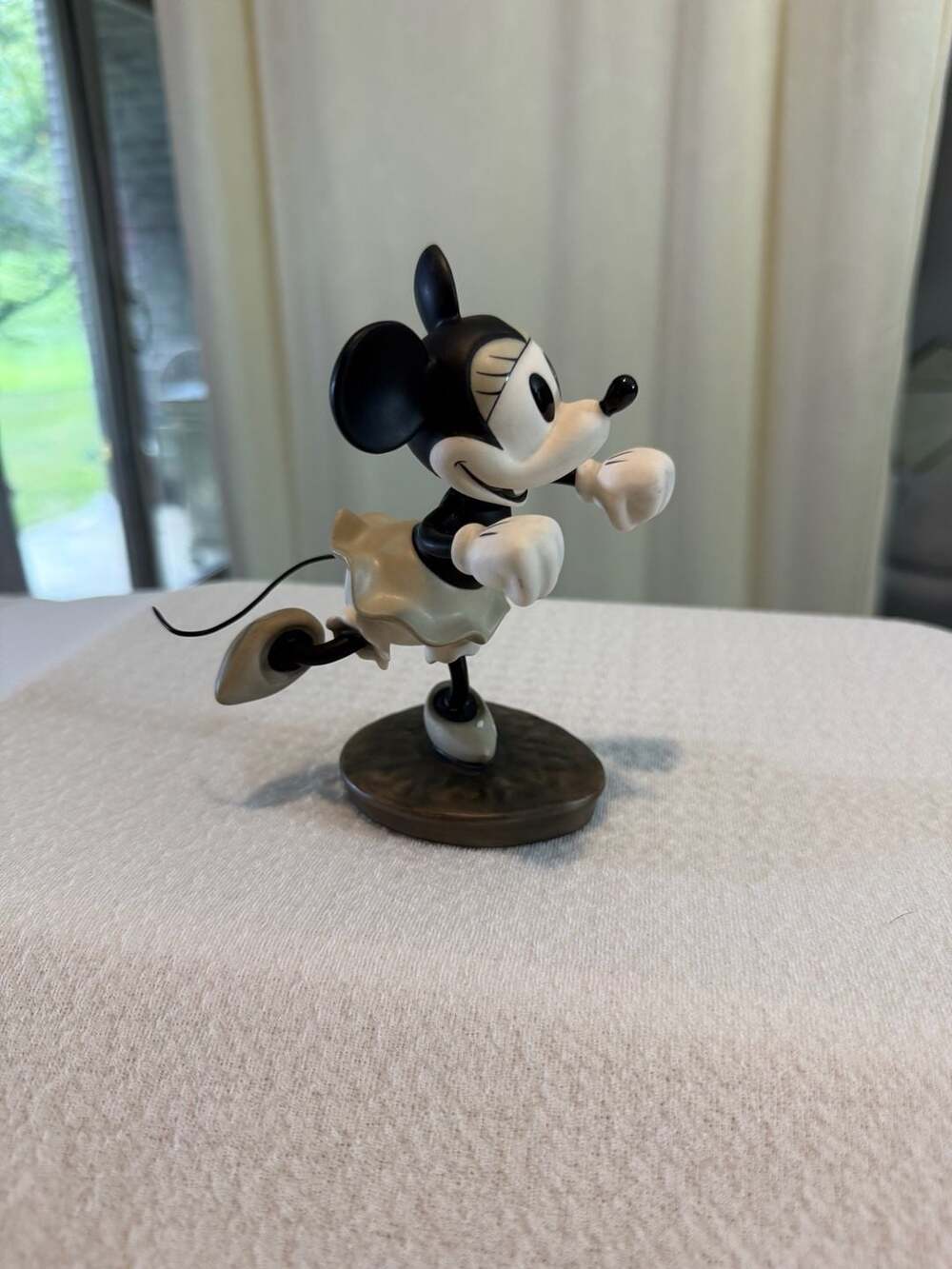 Walt Disney Classics Collection Minnie Mouse 'I'm A Jazz Baby' Figurine